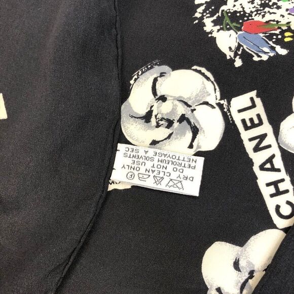 CHANEL Vintage Camellia & CC Logo Black Silk Scarf - Picture 3 of 8